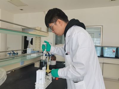體驗化妝品與水質(zhì)檢測 實驗室開放日的實踐與啟示